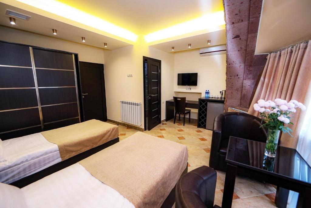 Skyline Hotel Jerevan Buitenkant foto