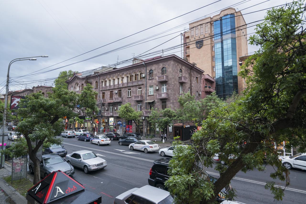 Skyline Hotel Jerevan Buitenkant foto